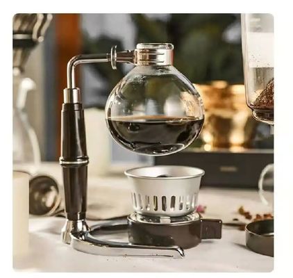 Caffettiera con maniglia confortevole e senza isolamento termico