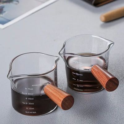 Tazza di misura in vetro borosilicato trasparente da 100 ml con coperchio in stile minimalista