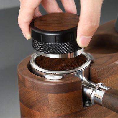 Caffettiera portatile per espresso con maniglia in legno di noce e base in acciaio inossidabile