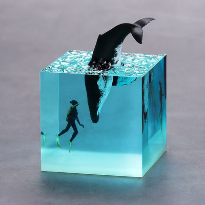 Home Decoration Pieces Luxury LED Ocean Night Light Shark Diver Resin Table Lamp per bambini