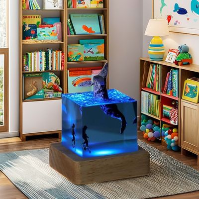 Modern Art Antique Style Creativo Shark Diver Lampada notturna a LED con costruzione in bambù