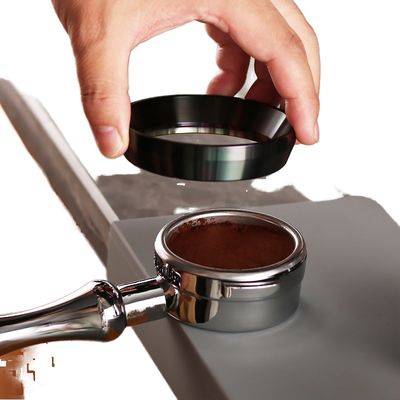 Dispositivo di dosaggio del caffè in metallo ecologico Funnel portatile per filtro porta anello intelligente