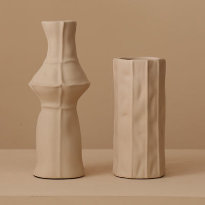 Vaso ceramico in vetro a forma speciale in un design moderno e elegante per matrimoni e case