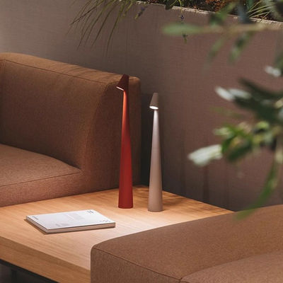 Lampada da tavolo LED in ceramica portatile slim con luminosità a 3 livelli