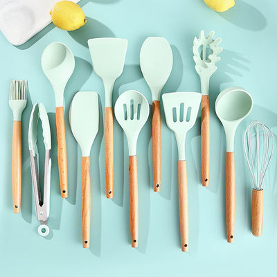 Logo personalizzato 3000pcs Silicone Kitchen Tools Set Sostenibile e durevole per le esigenze di cucina