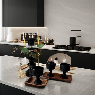 Tazza di vetro medievale nera ghiacciata creativa di collezione artigianale per bere vino o per la decorazione domestica