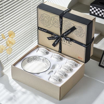 Set di stoviglie di pietra liscia e squisita, stoviglie con ciotole e piatti personalizzati