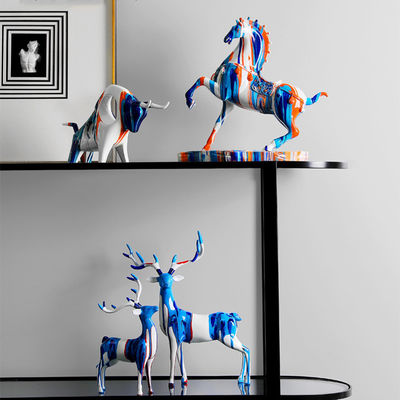 Disegno di mimetizzazione di taglia personalizzata Scultura di cavallo in resina per le occasioni di congratulazioni