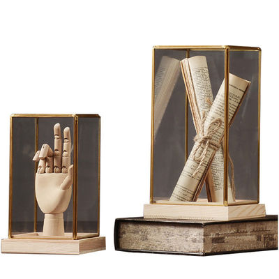 Home Decoration Pieces Luxury Nordic Glass Display Box con margine in ottone Base in legno Logo personalizzato