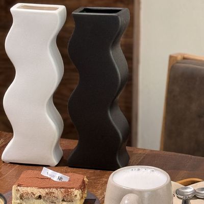 Decorazione del tavolo da pranzo a cielo stellato Vaso ceramico bianco moderno ed elegante per la decorazione domestica