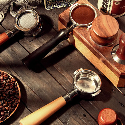 Funnel da caffè in acciaio inossidabile da 58 mm e portafiltro in legno massello per espresso versato a mano