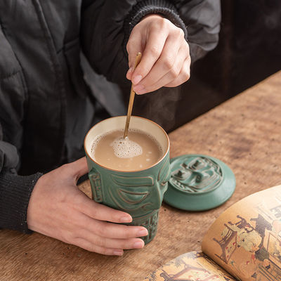 Doni d'affari Tazza di ceramica di grande capacità con coperchio e cucchiaio da Sanxingdui Cultural