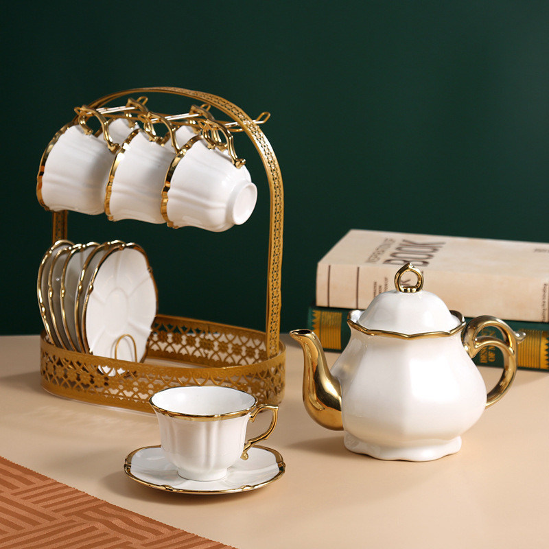 Crea un'atmosfera di lusso nella tua sala da pranzo con questo set da tè in stile nordico