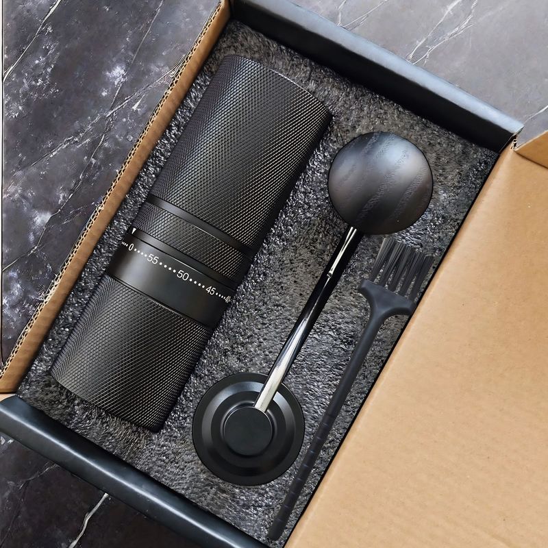 Perfetto regalo utensili in scatola Macinatrice elettrica di espresso portatile di alluminio manuale Caffè C2