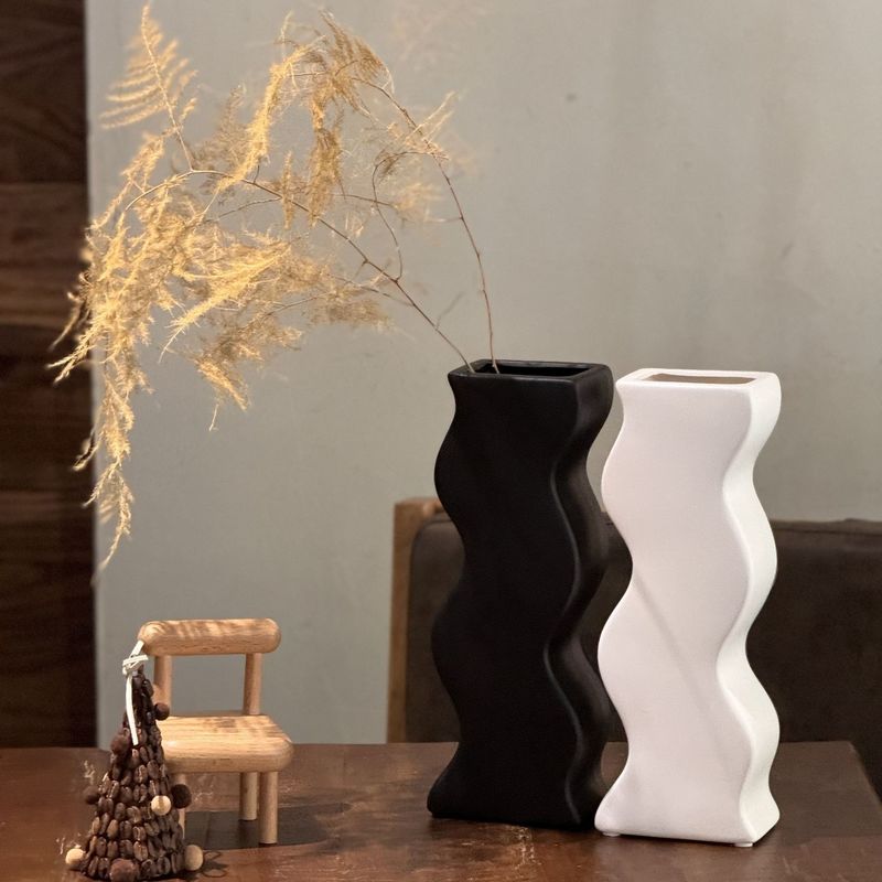 Decorazione del tavolo da pranzo a cielo stellato Vaso ceramico bianco moderno ed elegante per la decorazione domestica